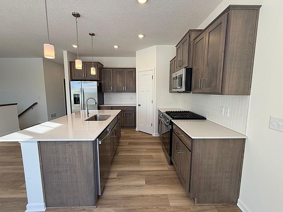 5th image of 10624 29th St NE