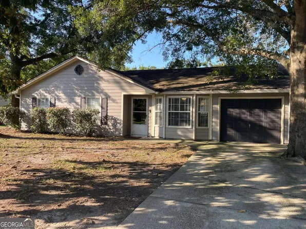 105 Boxwood Ct, Kingsland, GA 31548