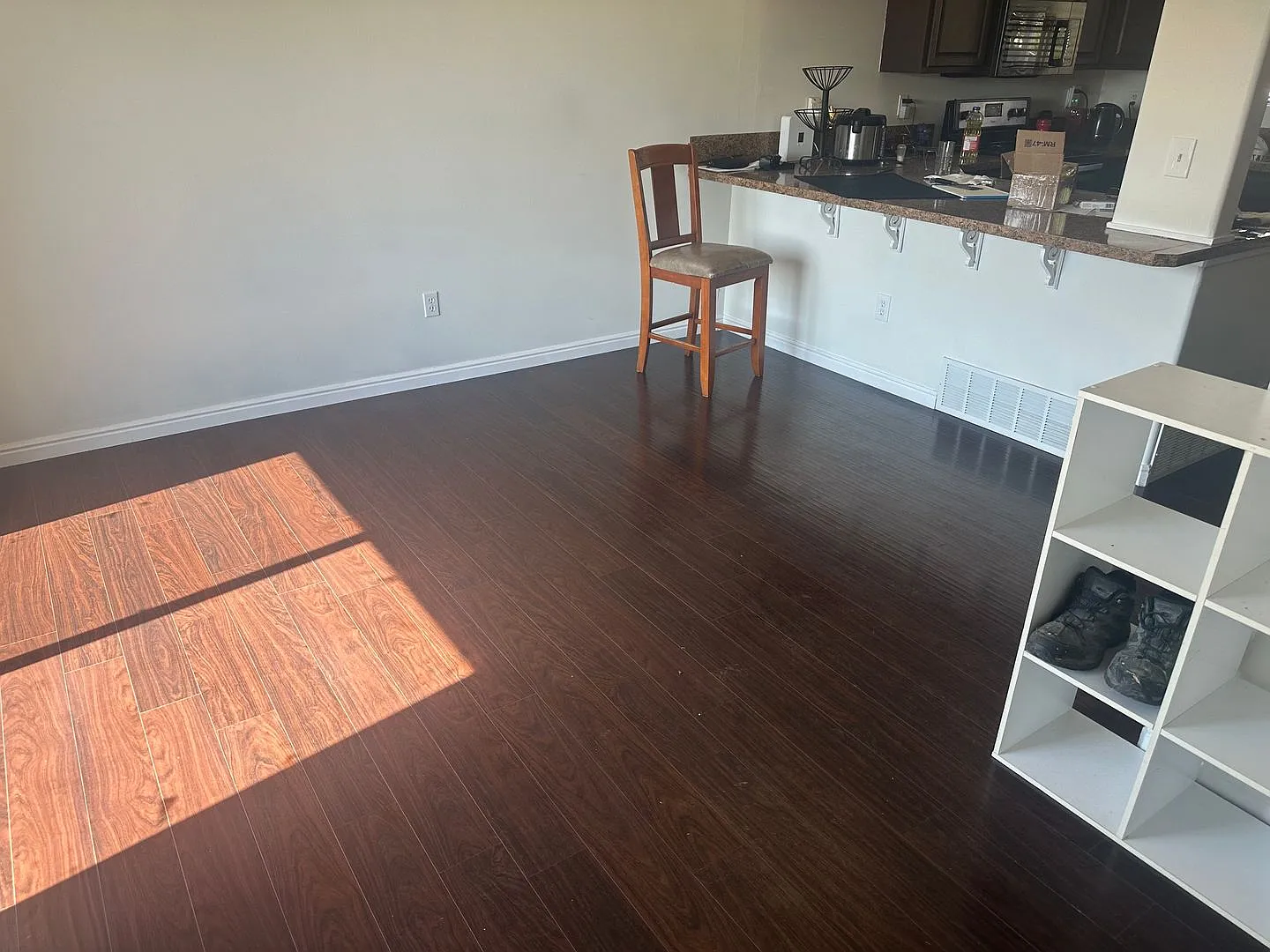 Great Tri-level home mountian views — Photo 4