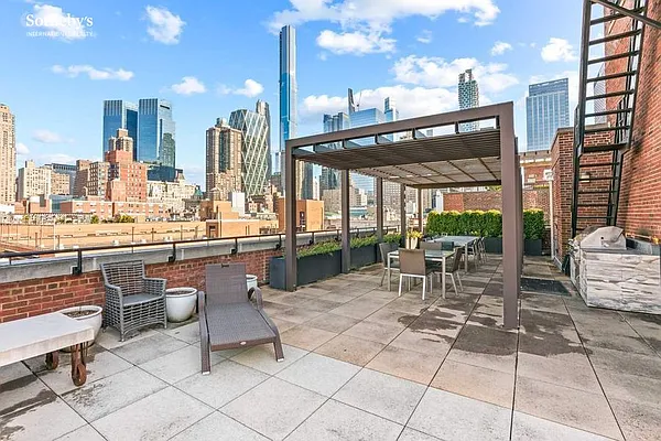 Rented by Sotheby's International Realty | media 13