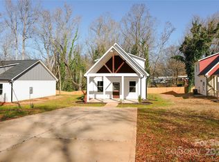 512 N Mulberry St, Cherryville, NC 28021