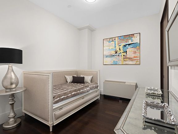 5th image of 40 Broad St APT 17H