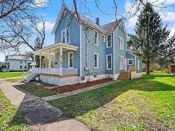4th image of 705 Irving St