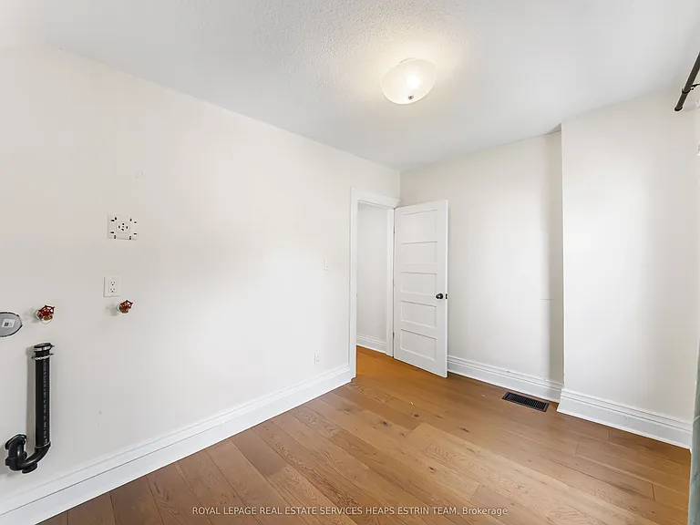 624 Pape Ave — Photo 23