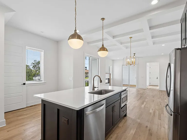 2225 Herman St — Photo 3