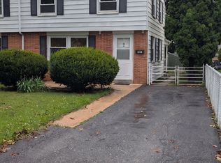 207 Elizabeth Dr, Lancaster, PA 17601