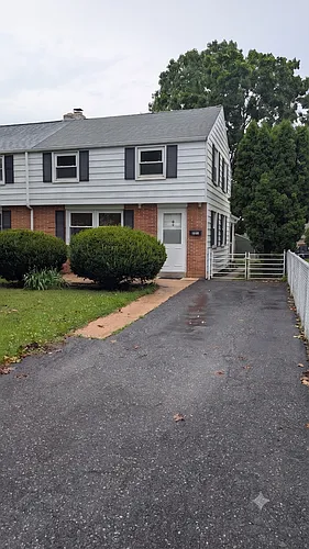 207 Elizabeth Dr Photo 1