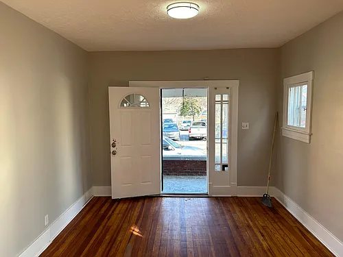 310 W Kenton St Photo 1