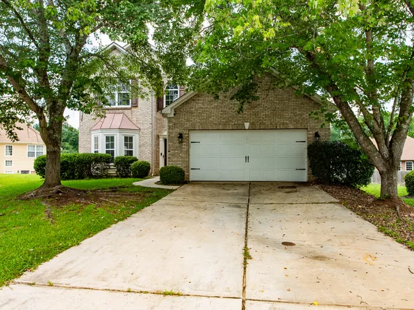 7702 Parkside Dr, Lithia Springs, GA 30122