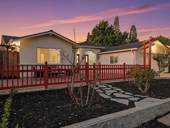 3rd image of 3515 Pine Ridge Way