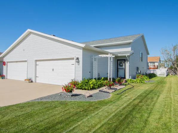 1815 49th St S, Fargo, ND 58103