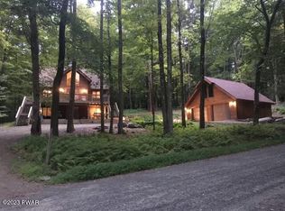 106 Ashwood Ln, Greentown, PA 18426