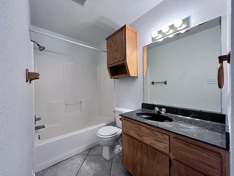 3800 Uvalde Dr #B — Photo 12