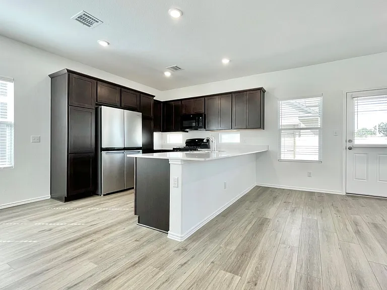 1517 Cobblecrest Ln — Photo 11