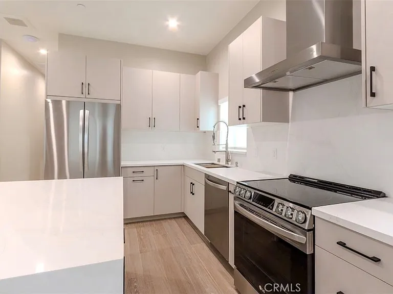 2941 Mary St #2 — Photo 8