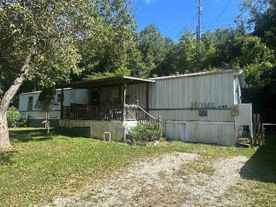 2828 Blue Sulphur Rd, Ona, WV, 25545