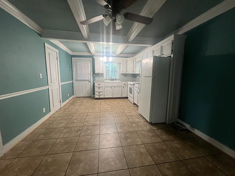 401 Crest St — Photo 3