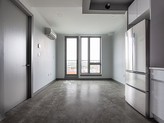 4th image of 410 Tompkins Ave #7F