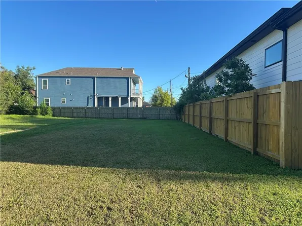 3442 Magnolia St, New Orleans, LA 70115
