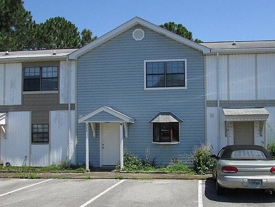 1st image of 244 Oxford Ct