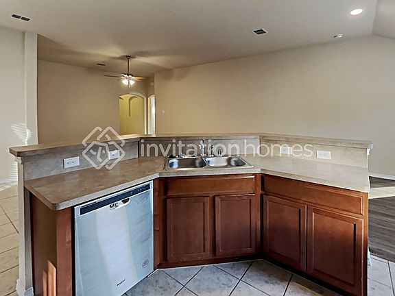 5th image of 4960 Galley Cir