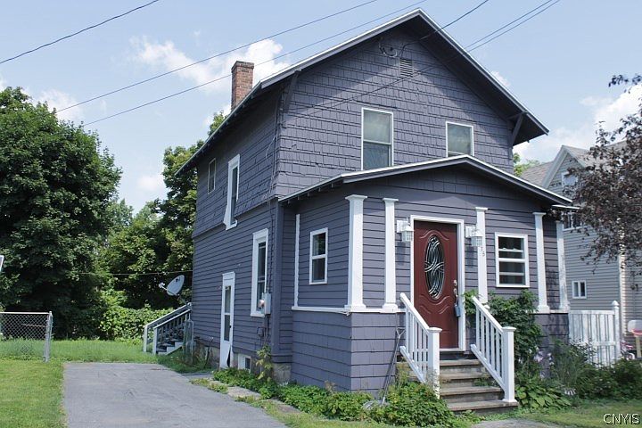 1st image of 375 Pawling St