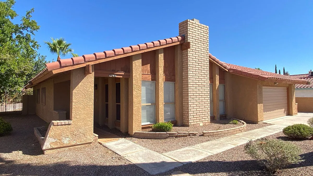 Building Photo - 8740 Cremona Dr