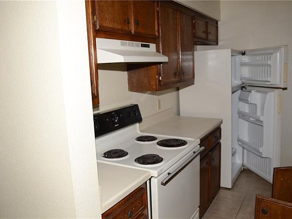 4th image of 10616 Mellow Mdws APT 1D