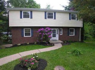 5447 Lea Hill Dr, Huntington, WV 25705