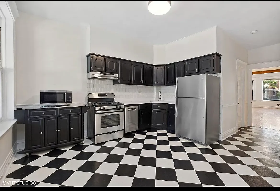 Building Photo - 2749 N Troy St #1