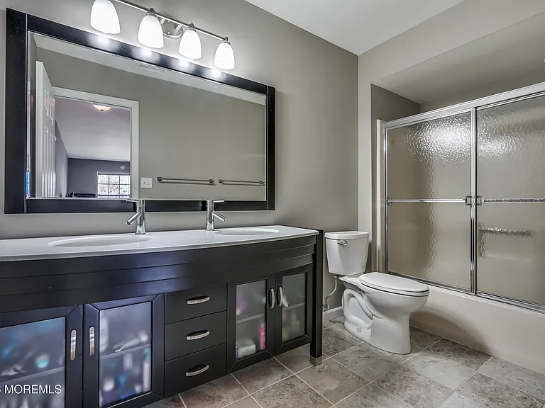 256 Tennis Ct — Photo 24