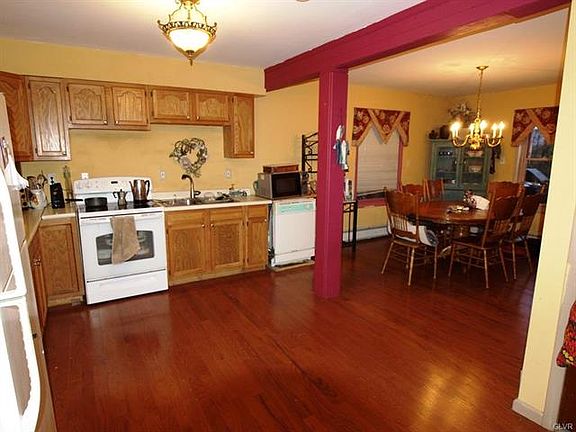 4th image of 545 Forest Dr