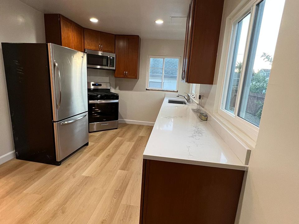 fully equipped kitchen, new counter-top, new sink, etc