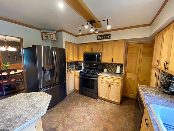 4th image of 1208 Creekwood Dr