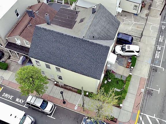 5th image of 217-219 New York Ave
