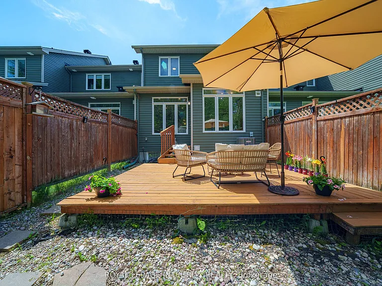 114 Hawkeswood Dr — Photo 45