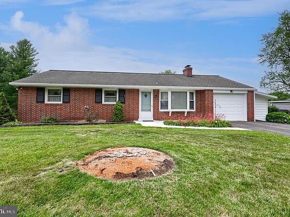 2nd image of 1118 Harriet Ave