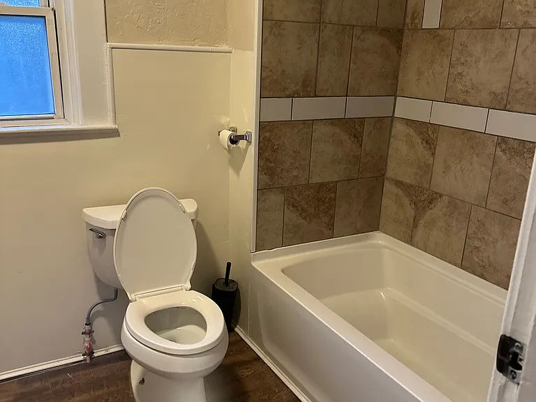 440 Center Ave — Photo 28