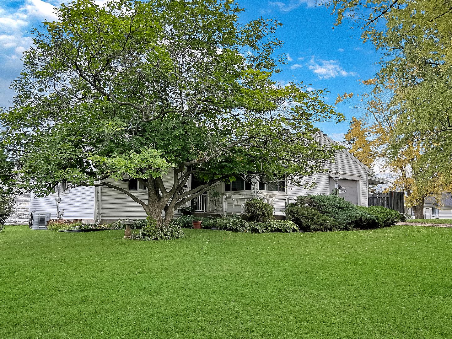 1008 La Cresta Dr, Freeport, IL 61032 Zillow
