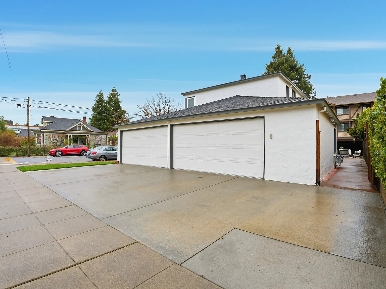 2 bed, 658 sqft, $3,650 — Photo 3