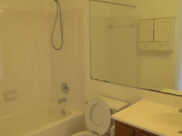 2208 Wimbledon Cir — Photo 20