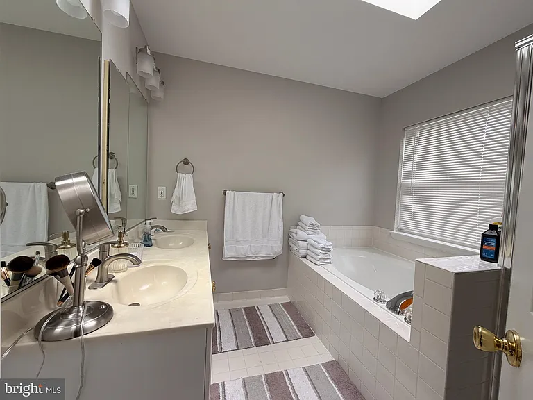 20382 Farmgate Ter — Photo 15