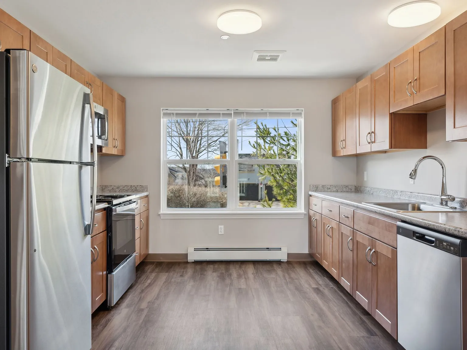3 bed, 1936 sqft, $4,500 — Photo 3