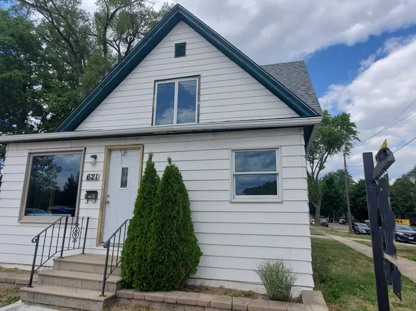 621 E Main St, Genoa, IL 60135