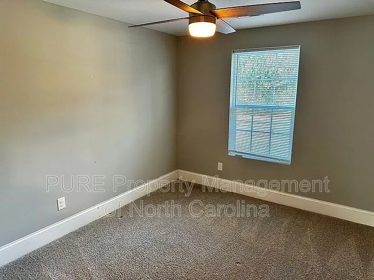 708 Union St S — Photo 52