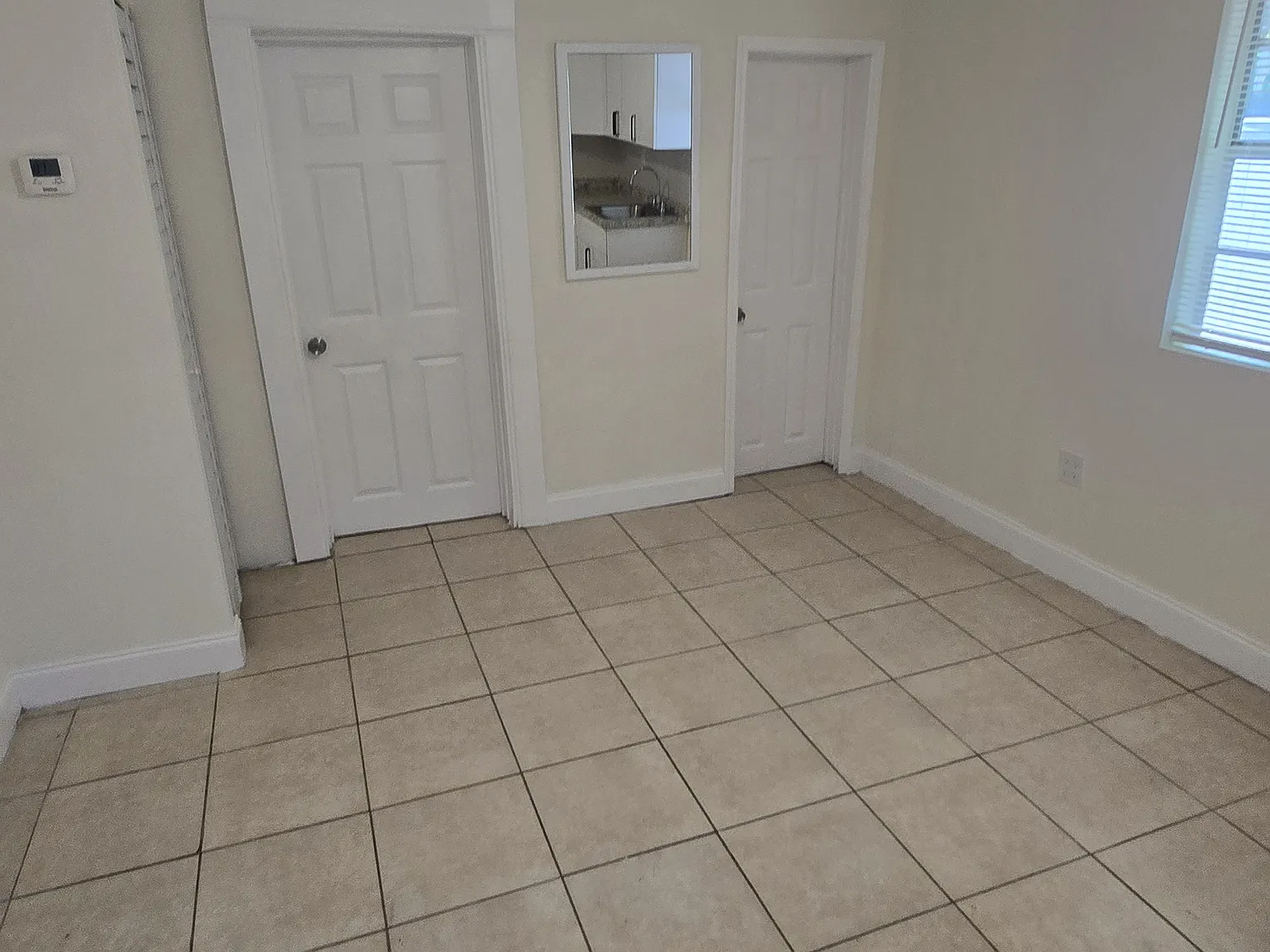 2 bed, 700 sqft, $2,000 — Photo 2