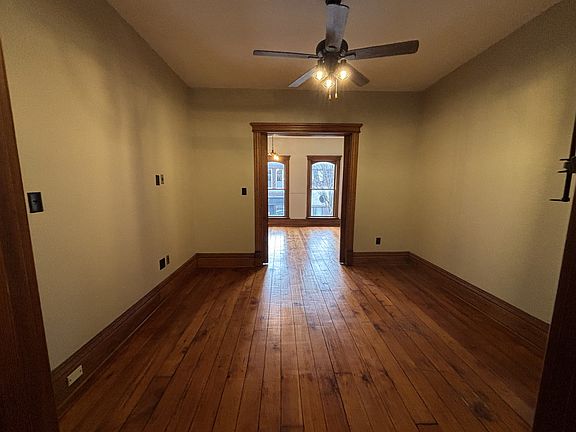 5th image of 224 1/2 W Madison St #1