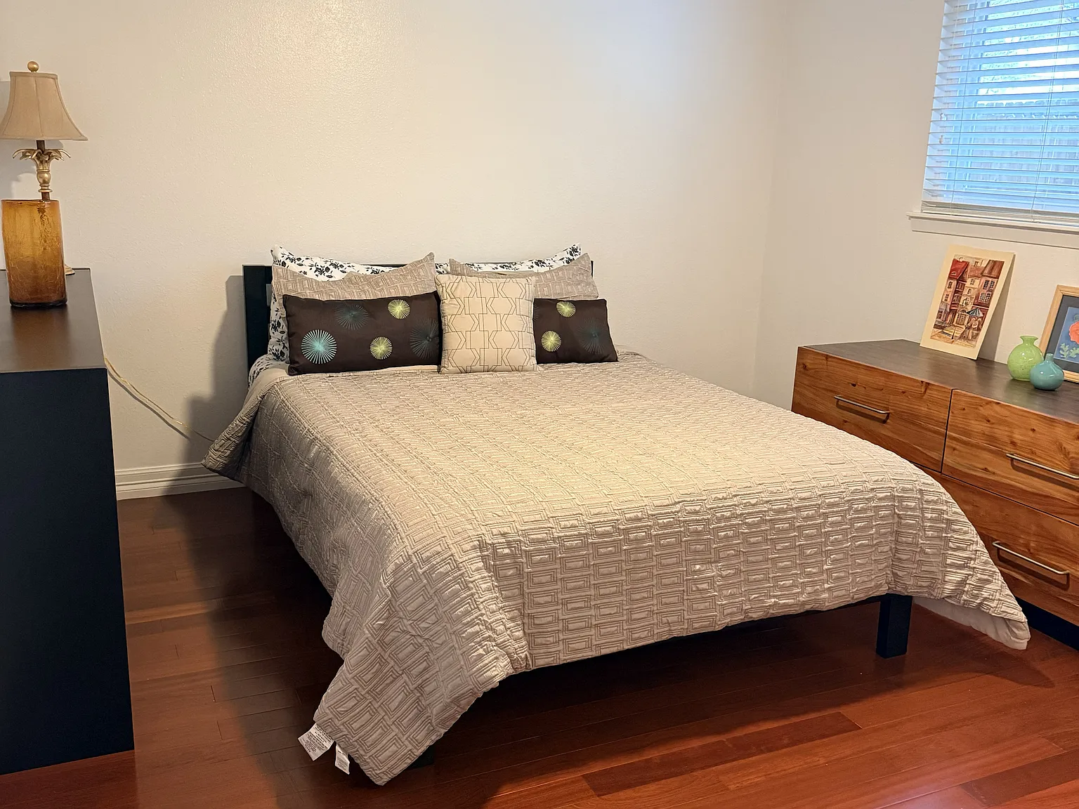 5 bed, 3332 sqft, $8,500 — Photo 3