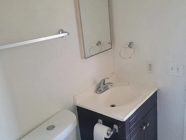 444 E Southern Ave — Photo 9