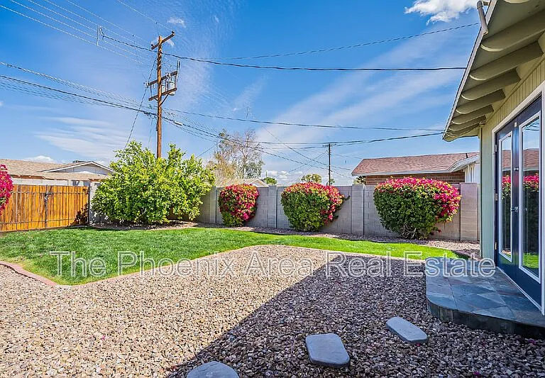 8654 E Windsor Ave — Photo 46